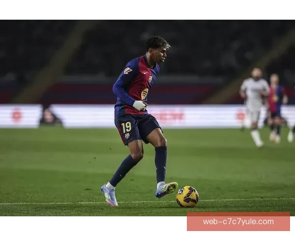 莱万高效进球仍逊费兰防守表现